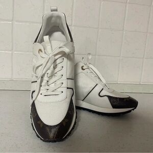 Authentic LOUIS VUITTON Run Away leather trainers  Sneakers